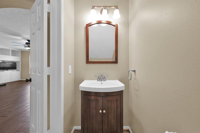 HALF BATH DOWNSTAIRS | Image 18