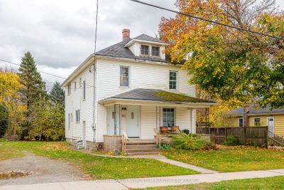 1105 Haist St, Home with 4 bedrooms, 2 bathrooms and 6 parking in Fonthill ON | Image 2