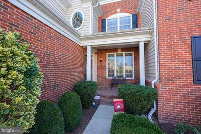 22988 Weybridge Square, Home with 3 bedrooms, 4 bathrooms and null parking in BROADLANDS VA | Image 2