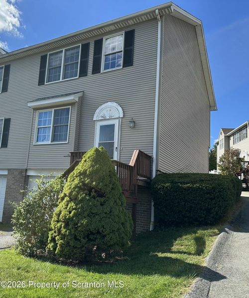 8 Briarwood Way, South Abington Township, PA, 18411-9165 | Card Image