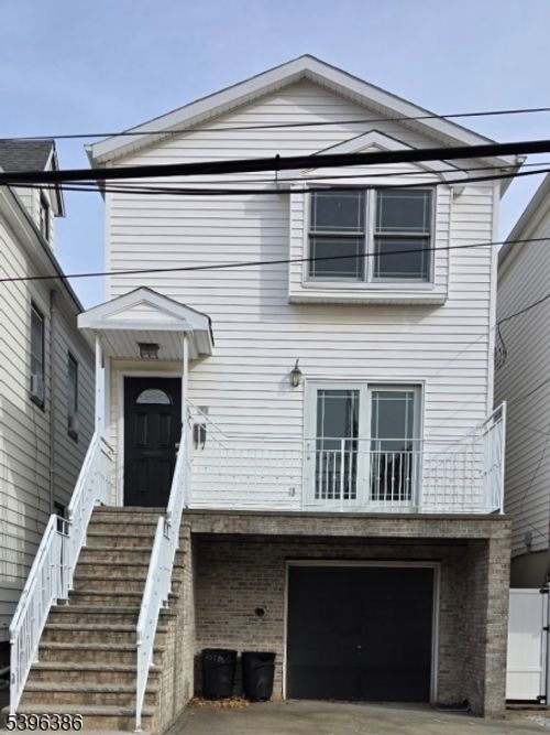 25 E 34th St, Bayonne, NJ, 07002-3922 | Card Image