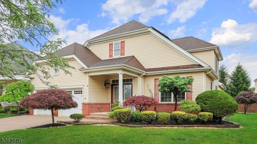 9 Independence Ct, SOMERSET, NJ, 08873-7422 | Card Image