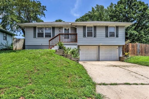 1925 S Leslie Dr, Independence, MO, 64055-1223 | Card Image