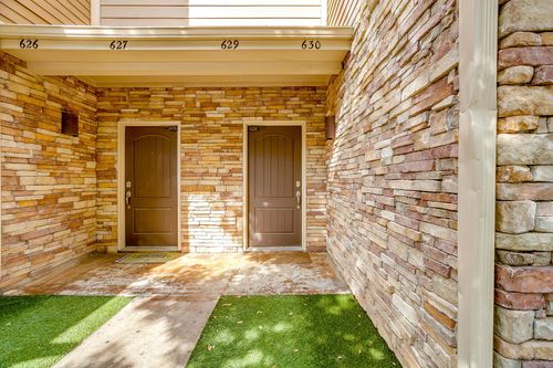 2410 S 2nd St, Waco, TX, 76706-6525 | Card Image