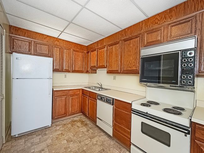 Kitchen | Image 6