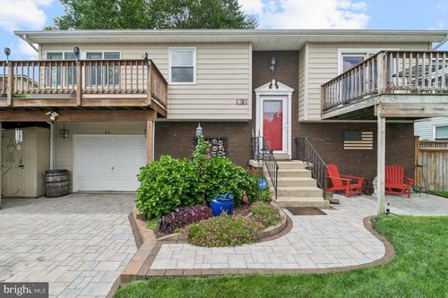 831 Shore Dr, EDGEWATER, MD, 21037-2140 | Card Image