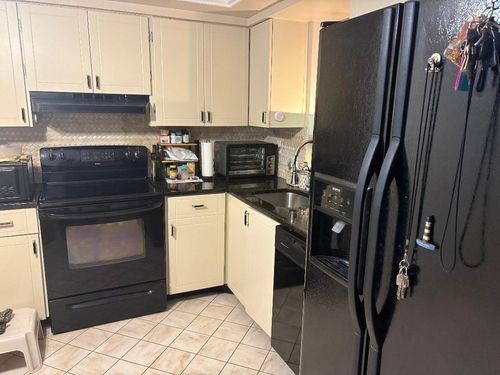 404-7300 Lake Circle Dr, Margate, FL, 33063-4894 | Card Image