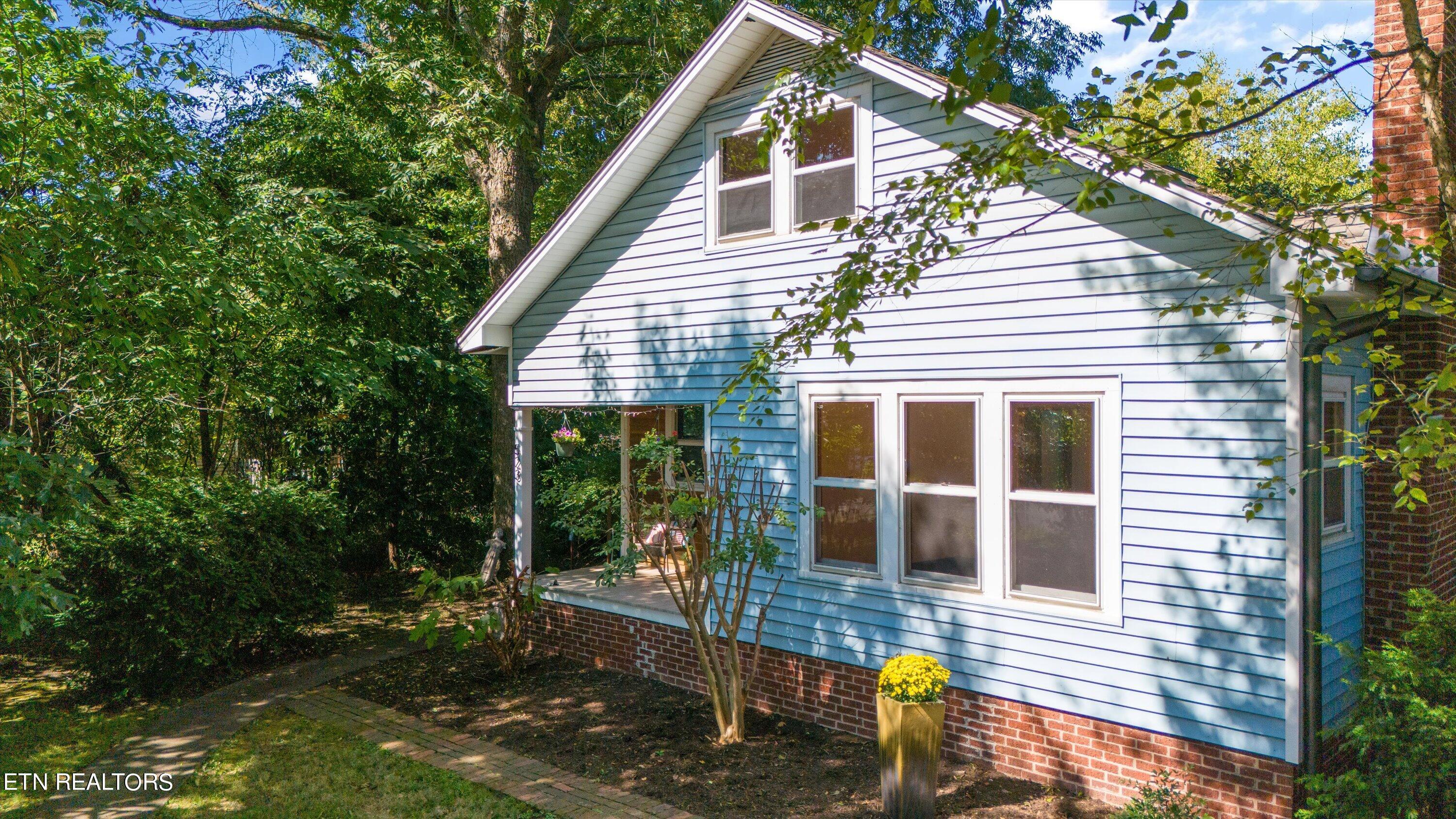 Oak Hill Ave, Knoxville, TN 37917