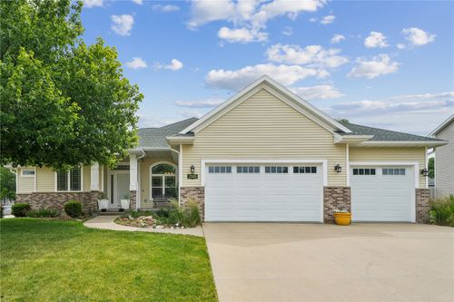 2595 Victoria St, Marion, IA, 52302-6606 | Card Image