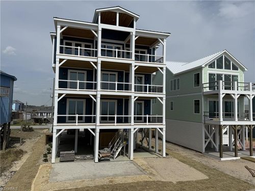 3048 Island Dr, N Topsail Beach, NC, 28460-8175 | Card Image