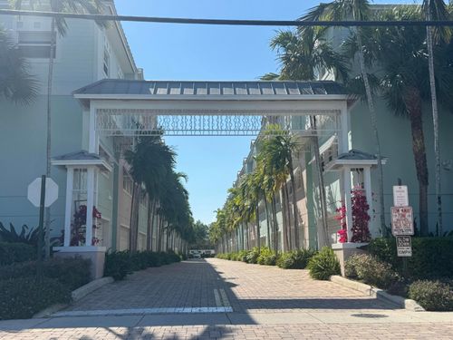 429 Ne 1st Street, Pompano Beach, FL, 33060 | Card Image