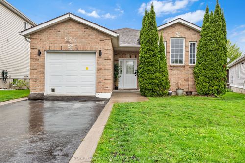 920 Ringstead St, Kingston, ON, K7M8V2 | Card Image