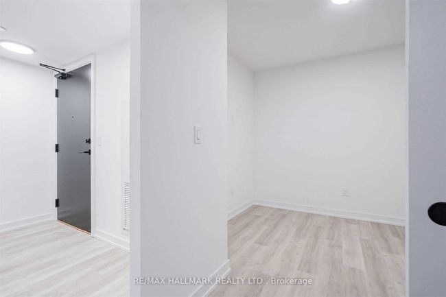 507 - 2 Augusta Ave, Condo with 2 bedrooms, 2 bathrooms and 1 parking in Toronto ON | Image 14