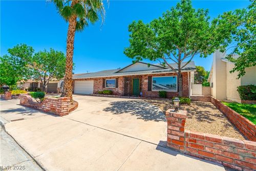 4656 Skyland Dr, Las Vegas, NV, 89121-5600 | Card Image