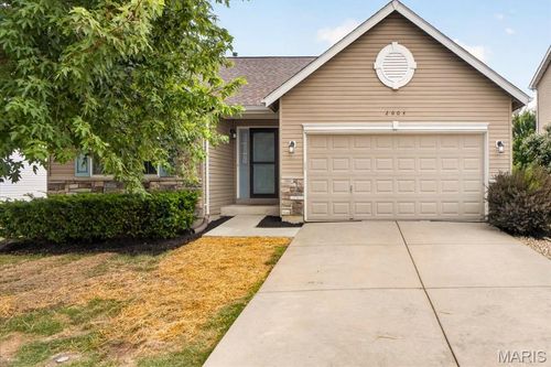 2004 Teresa Fields Ln, Lake St Louis, MO, 63367-6419 | Card Image