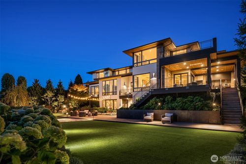9001 Ne 14th Street, Clyde Hill, WA, 98004 | Card Image