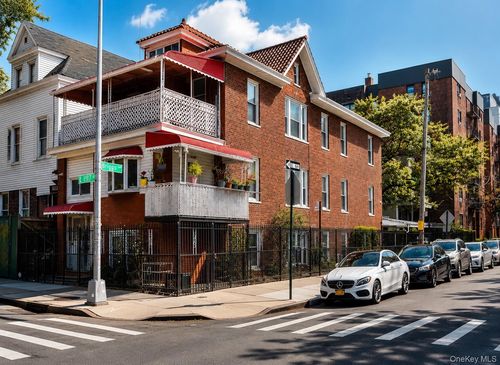 260 E 197th St, Bronx, NY, 10458-3341 | Card Image