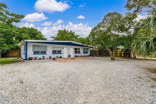 1734 14th Ave, Vero Beach, FL, 32960-3684 | Card Image