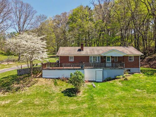 104 Frost Ln, Max Meadows, VA, 24360-3036 | Card Image