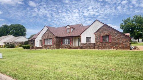 2211 Virginia Ave, Muscle Shoals, AL, 35661 | Card Image