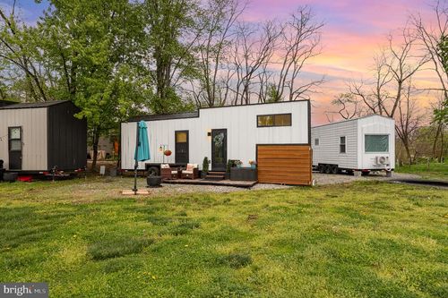 14-867 Schwanger Rd, ELIZABETHTOWN, PA, 17022-9642 | Card Image