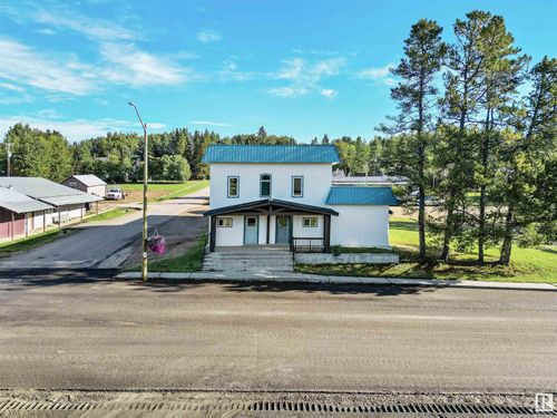 102 2 Ave, Winfield, AB, T0C0B4 | Card Image