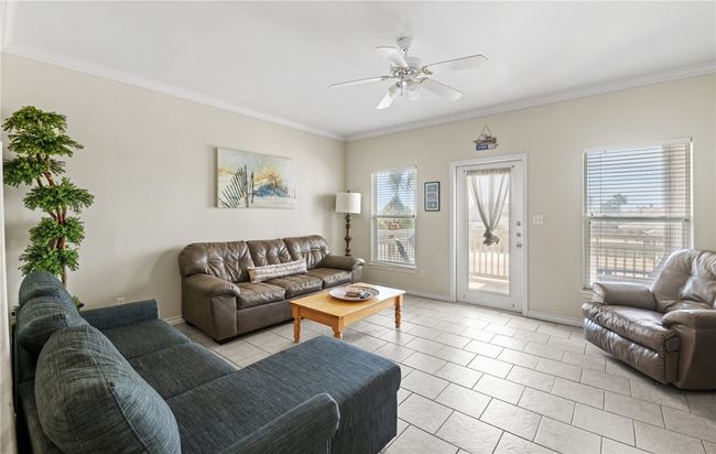 Living Room | Image 8