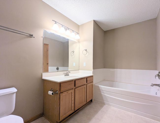 6835 Pine Crest Trl S, Townhouse with 2 bedrooms, 2 bathrooms and null parking in Cottage Grove MN | Image 14