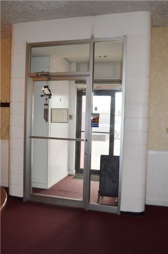 Front entry view!!! | Image 4