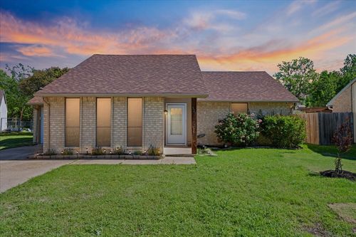 528 Carl C Senter St, Forney, TX, 75126-9661 | Card Image