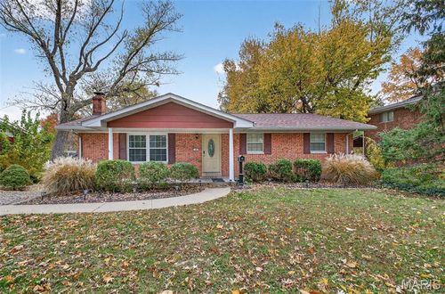 15 Englewood Dr, Swansea, IL, 62226-4551 | Card Image