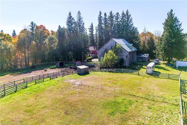1396 Progreston Rd, Home with 5 bedrooms, 3 bathrooms and 20 parking in Carlisle ON | Image 9