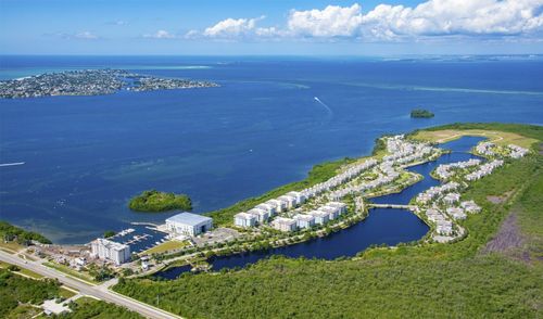 unit-202-379 Aruba Cir, BRADENTON, FL, 34209-3206 | Card Image