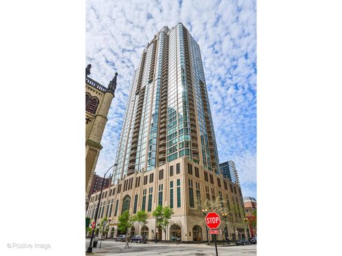 3204-21 E Huron St, Chicago, IL, 60611-3936 | Card Image