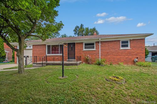 3581 Stolzenfeld Ave, Warren, MI, 48091-4567 | Card Image