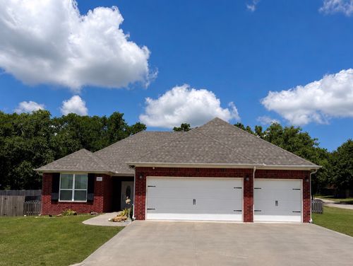 1001 Stone Creek Dr, Ardmore, OK, 73401-1462 | Card Image
