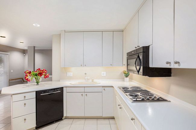 Kitchen | Image 8