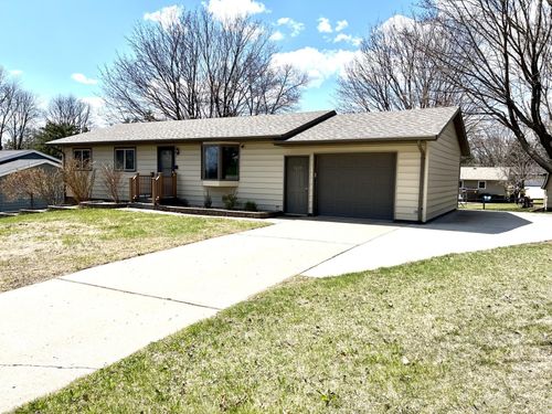 1212 12th St Se, Willmar, MN, 56201-5435 | Card Image