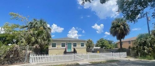 719 9th St, West Palm Beach, FL, 33401-3615 | Card Image