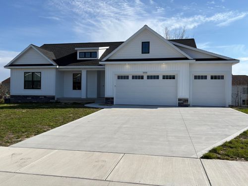 1858 Northfield Ct Sw, Byron Center, MI, 49315-7040 | Card Image