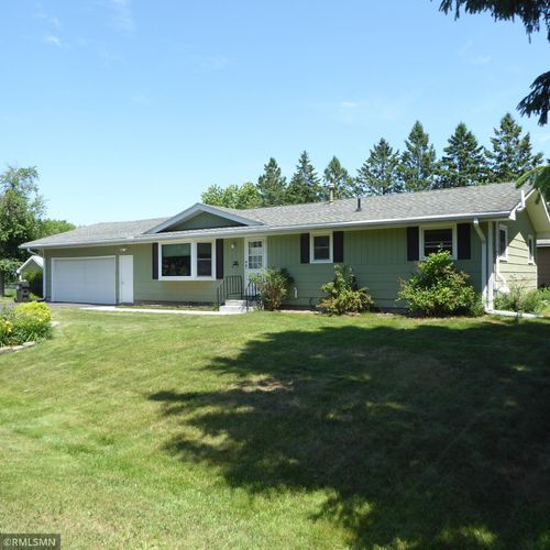 105 Sullivan Ave S, Hinckley, MN, 55037-8718 | Card Image