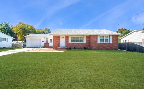 114 Montague St, Turners Falls, MA, 01376-2427 | Card Image