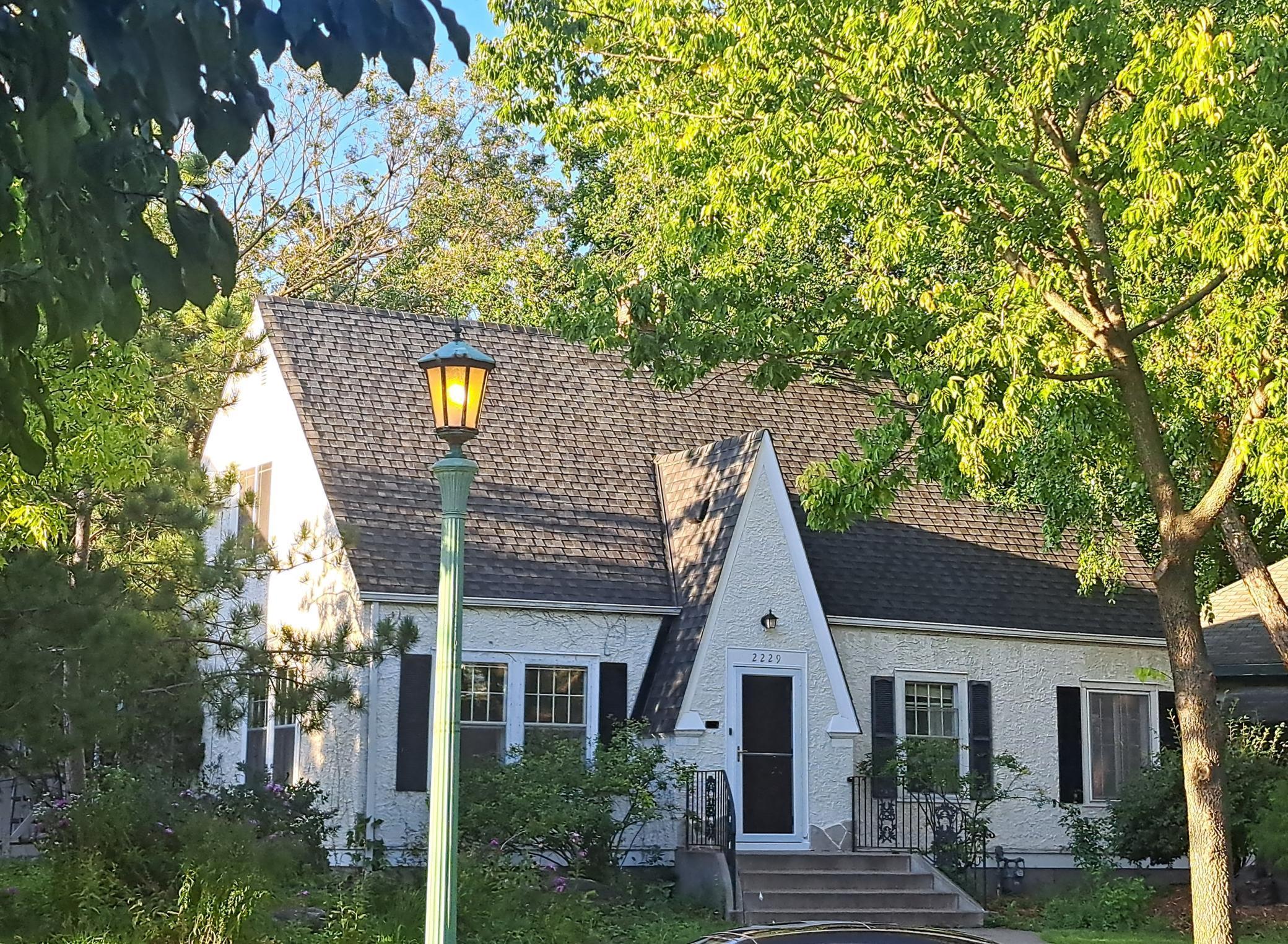 Doswell Ave, Saint Paul, MN 55108