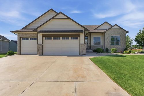 1105 Park Glen St, Clearwater, KS, 67026-8708 | Card Image