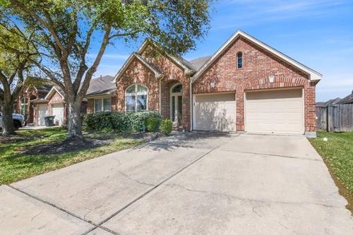 13615 Rainwater Dr, Pearland, TX, 77584-2160 | Card Image