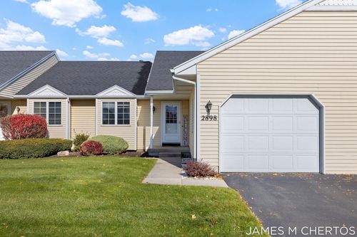 40-2898 Parkside Dr, Jenison, MI, 49428-9171 | Card Image