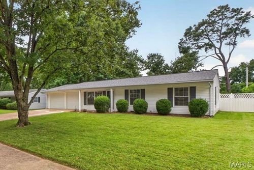 309 Spring Meadows Dr, Manchester, MO, 63011-3917 | Card Image