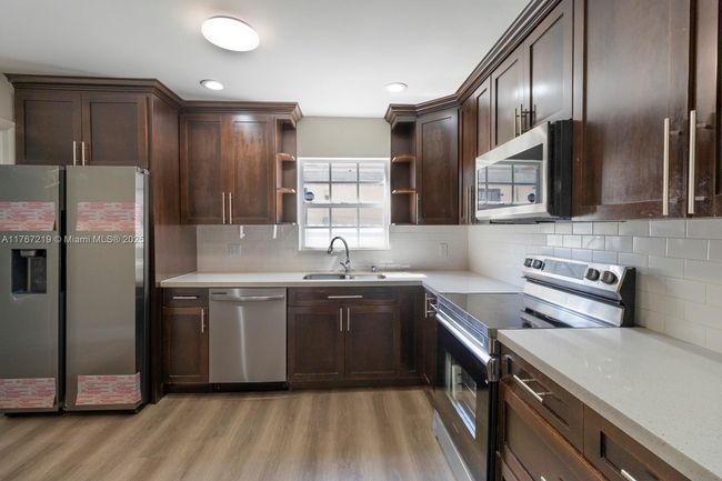395 W 39 Th Pl, House other with 4 bedrooms, 2 bathrooms and null parking in Hialeah FL | Image 8