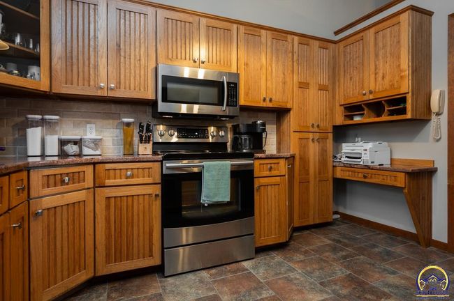 8231 Mike O Vince Rd, House other with 5 bedrooms, 4 bathrooms and null parking in Ozawkie KS | Image 18
