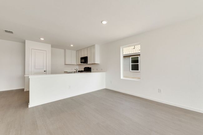 2045 Welsh Ln, House other with 3 bedrooms, 2 bathrooms and null parking in Aubrey TX | Image 5